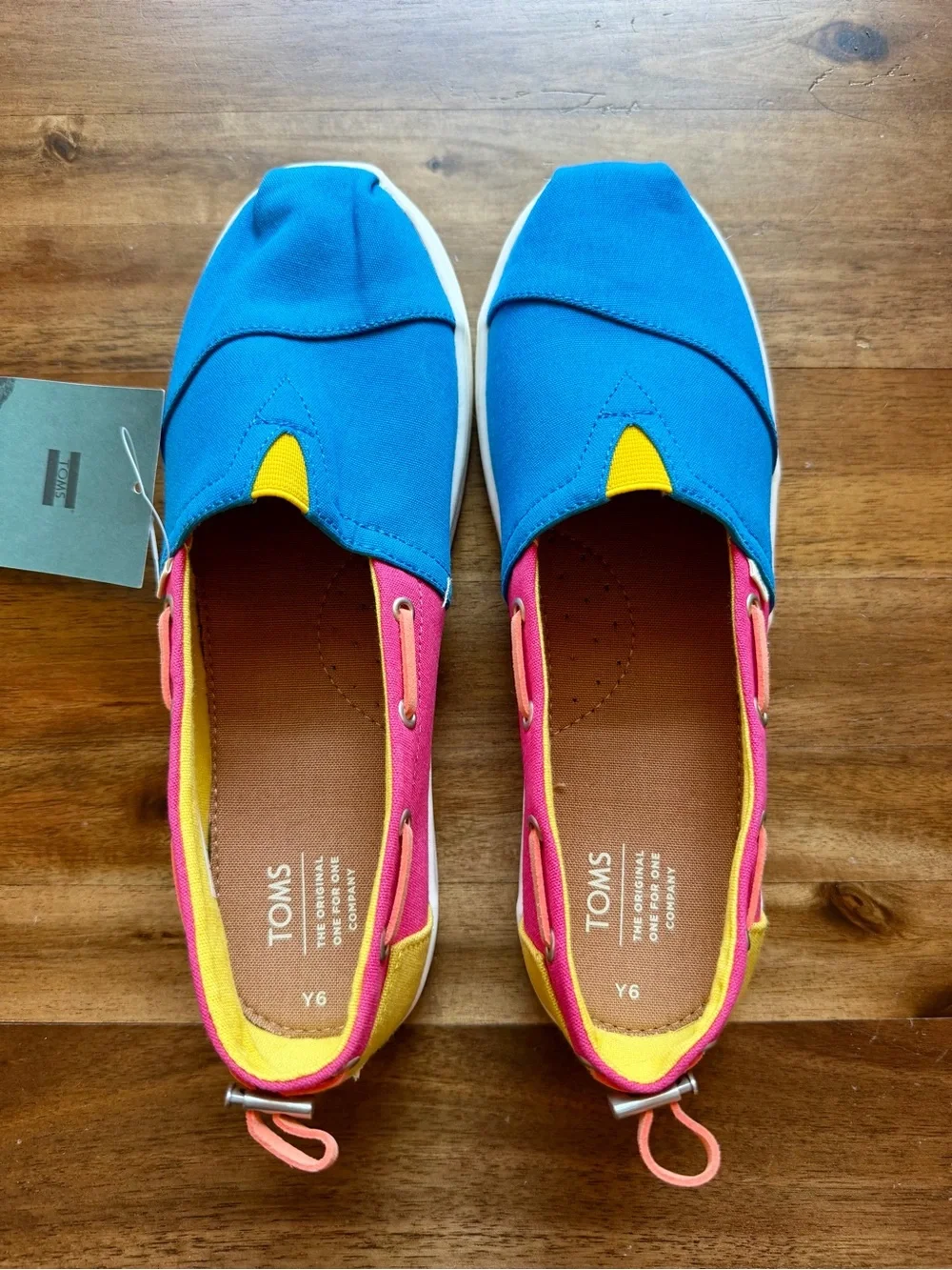 TOMS Girls Bimini Colorful Blue Pink Yellow Slip On Canvas Shoes Size 6 NWT